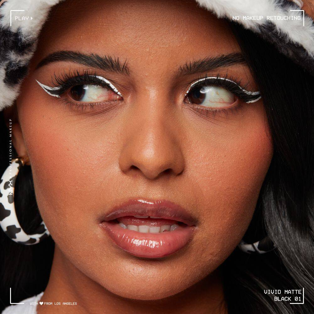 Schwarz-weißer Eyeliner Style