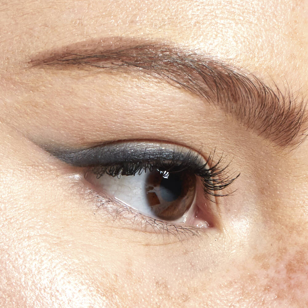 Anthrazit-Blaues Kajal Make-up