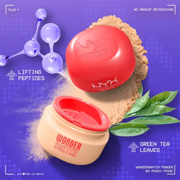 Offenes Wonder Snatch Lifting Setting Powder im Farbton 03 Peach Posse neben Inhaltsstoffen: straffende Peptiden und grune Teeblatter