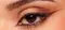 Nahaufnahme Frau mit brauen Augen und Cat Eye Make-up
