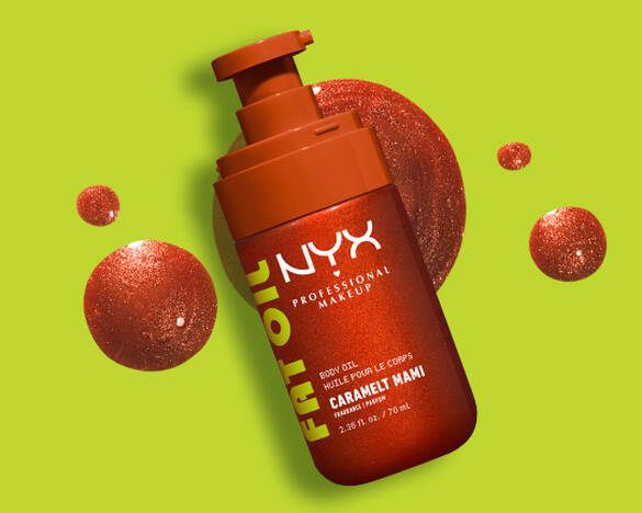 Die Pumpflasche des NYX Caramelt Mami Fat Oil Body Oils wird zentral auf einem grunen Hintergrund mit schimmernden Oltropfen abgebildet.