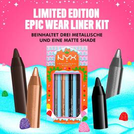 Zeigt die Verpackung des NYX Professional Makeup Holiday Epic Wear Liner Stick Kit. Der Text besagt: „MIT DREI METALLIC- UND EINER MATTEN FARBE“. Die vier Eyeliner-Stifte (schwarz, silber, gold und braun) sind um das Kit herum angeordnet.