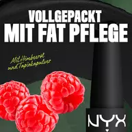 NYX Professional Makeup Party Animals Fat Matte Smooth Color Lipstick in der Nuance Fatal Pout neben Himbeeren – als Symbol fur den Inhaltsstoff Himbeerol im Produkt.