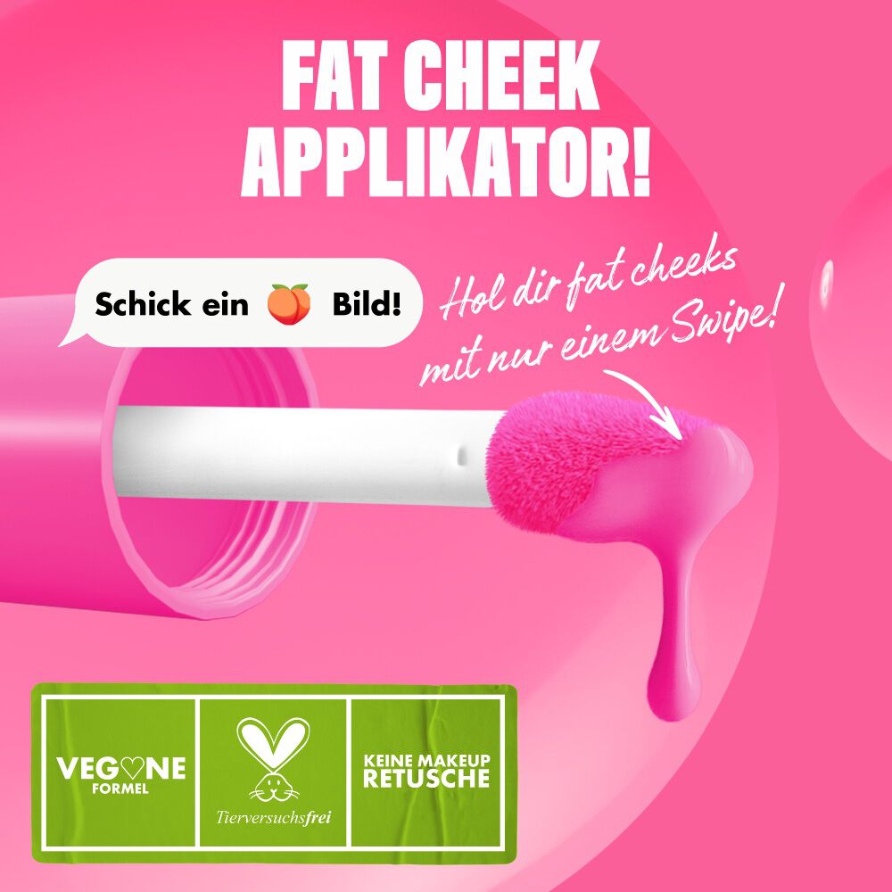 Nahaufnahme des Fat Cheeks Juicy Blush Applikators und den Vorteilen der Formel: vegan, tierversuchsfrei und keine Make-up-Retusche