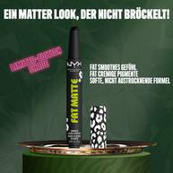 NYX Professional Makeup Party Animals Fat Matte Smooth Color Lipstick in der Nuance Fatal Pout, aufrecht abgebildet – mit Fokus auf die weiche, nicht austrocknende Formel und das geschmeidige matte Finish.