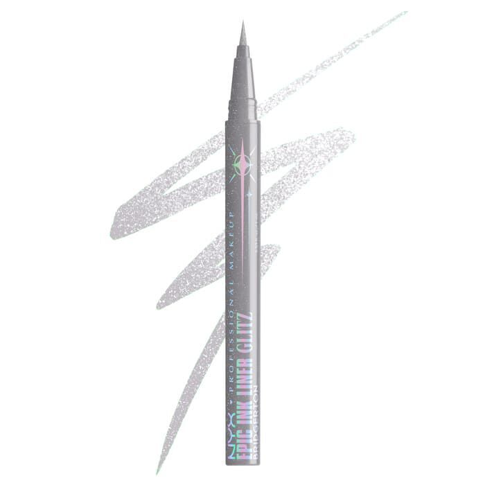 Silberner Eyeliner-Stift diagonal auf weißem Hintergrund, daneben ein passender Farbstrich. Royal Epic Ink Liner Glitz, Farbton 01 Glitzed In Silver.