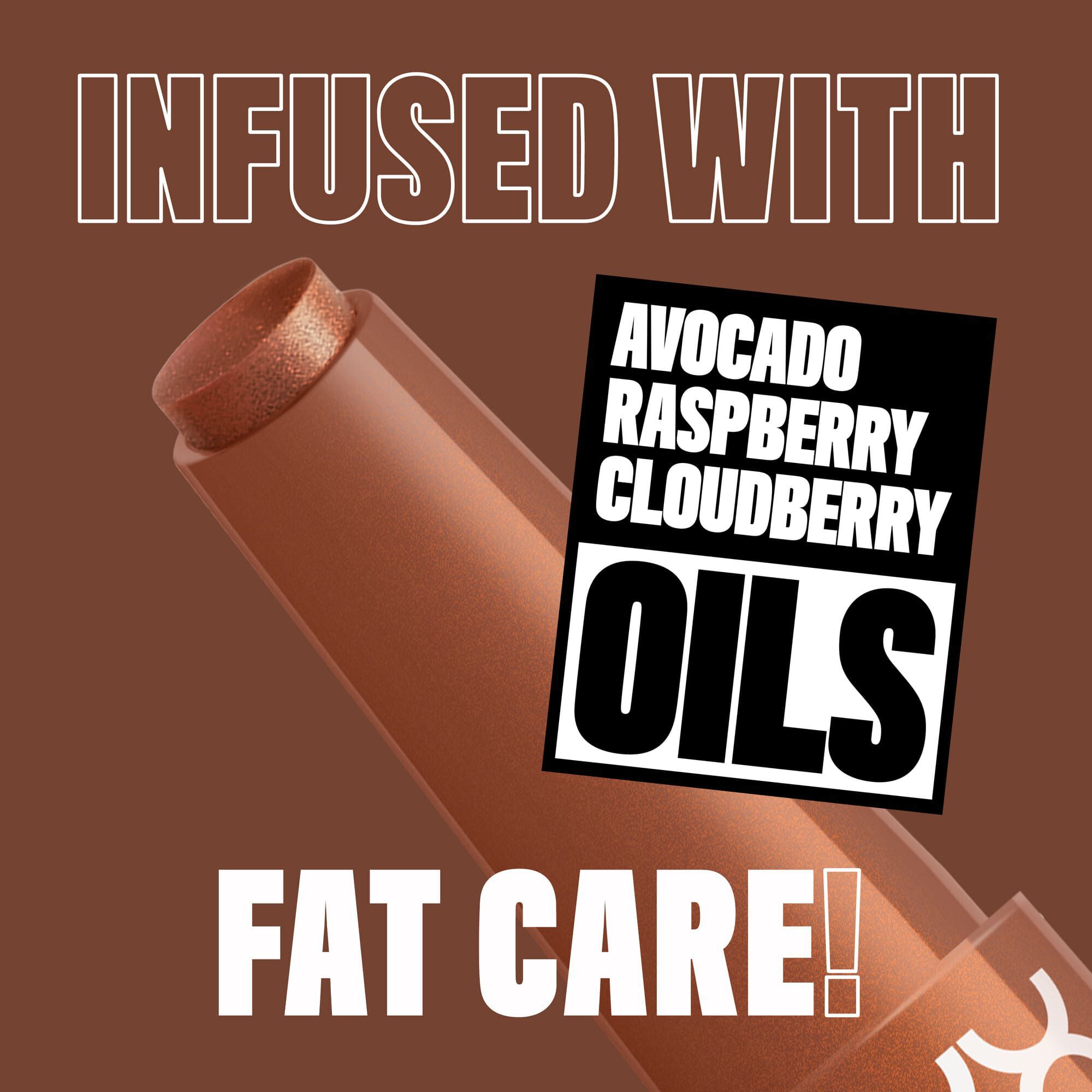 Applikatorspitze des Fat Oil Slick Click und Text: Angereichert mit Avocado-, Himbeer- und Moltebeerenolen sowie "Fat Pflege!"