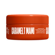 Die geschlossene Ansicht des orangefarbenen NYX Fat Oil Body Butter Tiegels der Sorte „Caramelt Mami“.